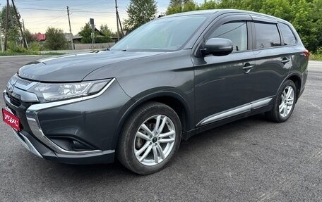 Mitsubishi Outlander III рестайлинг 3, 2019 год, 2 400 000 рублей, 1 фотография