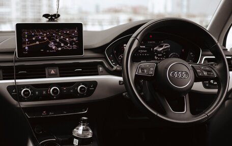 Audi A4, 2017 год, 2 100 000 рублей, 13 фотография