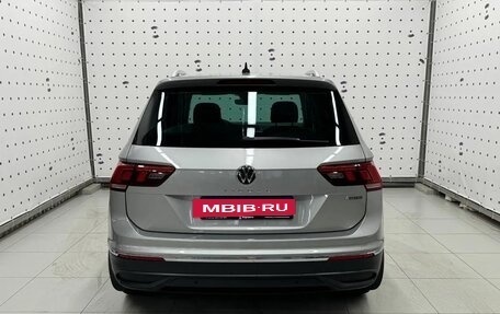 Volkswagen Tiguan II, 2020 год, 4 380 000 рублей, 6 фотография