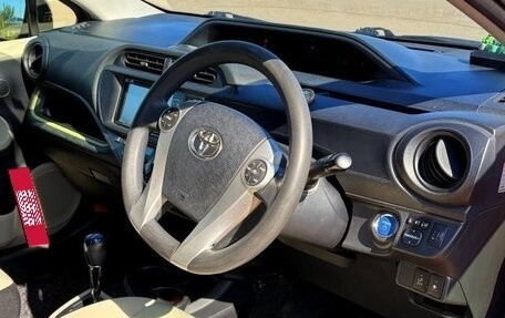 Toyota Aqua I, 2013 год, 950 000 рублей, 6 фотография