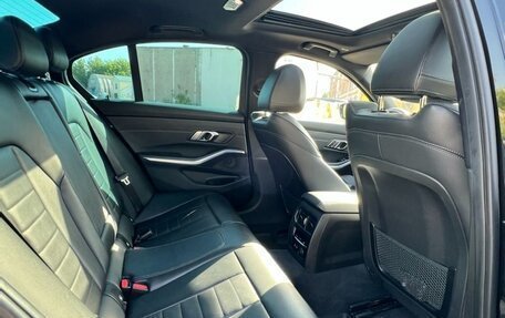 BMW 3 серия, 2019 год, 3 800 000 рублей, 13 фотография