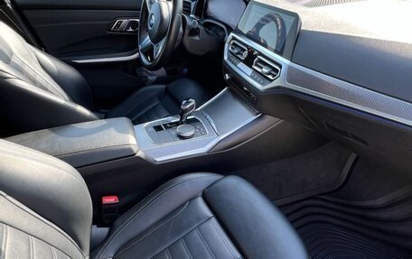 BMW 3 серия, 2019 год, 3 800 000 рублей, 14 фотография