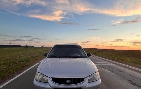 Hyundai Accent II, 2004 год, 390 000 рублей, 2 фотография
