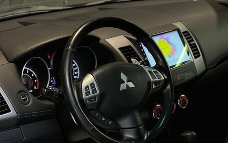 Mitsubishi Outlander III рестайлинг 3, 2010 год, 1 349 000 рублей, 11 фотография