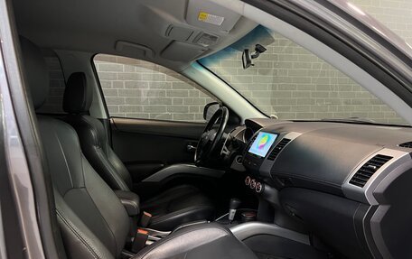Mitsubishi Outlander III рестайлинг 3, 2010 год, 1 349 000 рублей, 12 фотография