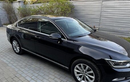 Volkswagen Passat B8 рестайлинг, 2017 год, 2 000 000 рублей, 3 фотография