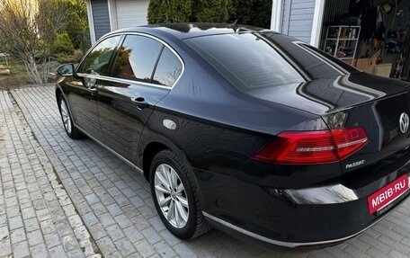 Volkswagen Passat B8 рестайлинг, 2017 год, 2 000 000 рублей, 6 фотография