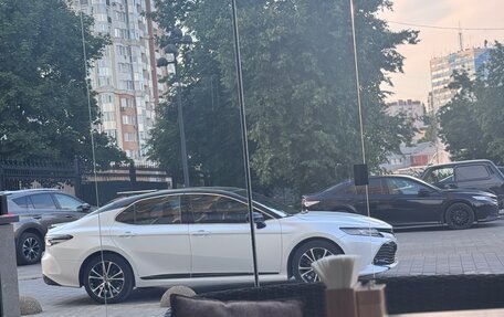 Toyota Camry, 2020 год, 3 000 000 рублей, 3 фотография