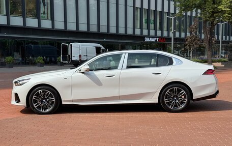 BMW 5 серия, 2024 год, 5 990 000 рублей, 4 фотография