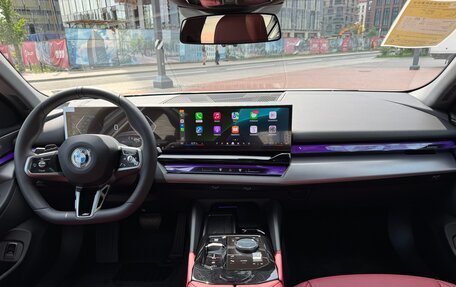 BMW 5 серия, 2024 год, 5 990 000 рублей, 10 фотография