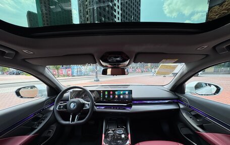 BMW 5 серия, 2024 год, 5 990 000 рублей, 11 фотография