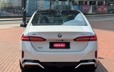 BMW 5 серия, 2024 год, 5 990 000 рублей, 6 фотография