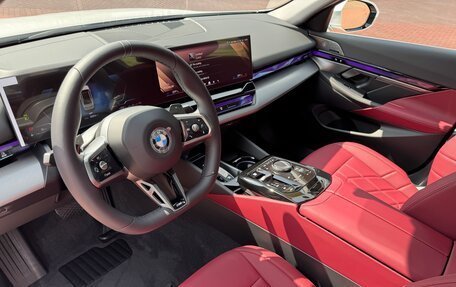 BMW 5 серия, 2024 год, 5 990 000 рублей, 18 фотография