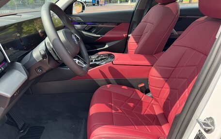 BMW 5 серия, 2024 год, 5 990 000 рублей, 16 фотография