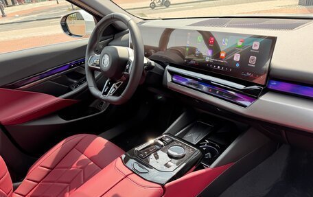 BMW 5 серия, 2024 год, 5 990 000 рублей, 27 фотография