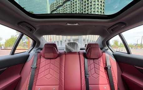 BMW 5 серия, 2024 год, 5 990 000 рублей, 29 фотография