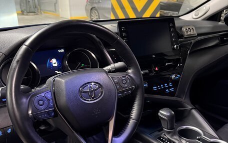Toyota Camry, 2021 год, 3 150 000 рублей, 2 фотография