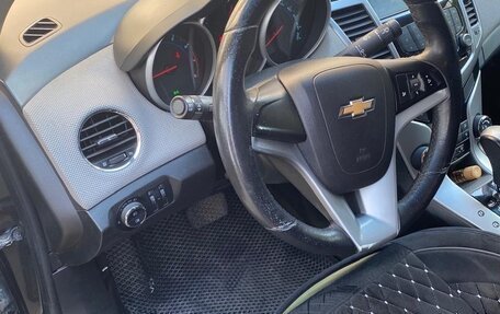 Chevrolet Cruze II, 2011 год, 800 000 рублей, 9 фотография