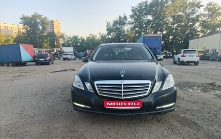 Mercedes-Benz E-Класс, 2011 год, 1 400 000 рублей, 2 фотография