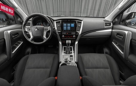 Mitsubishi Pajero Sport III рестайлинг, 2022 год, 4 150 000 рублей, 10 фотография