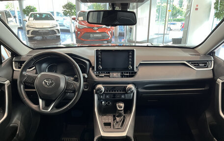 Toyota RAV4, 2021 год, 3 555 000 рублей, 18 фотография