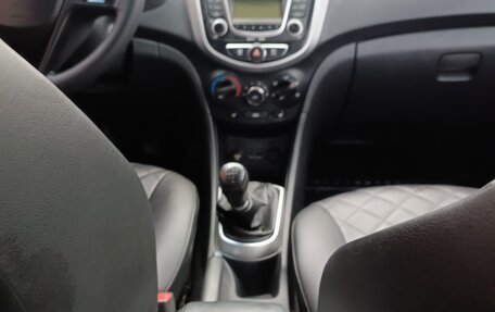 Hyundai Solaris II рестайлинг, 2012 год, 604 000 рублей, 13 фотография