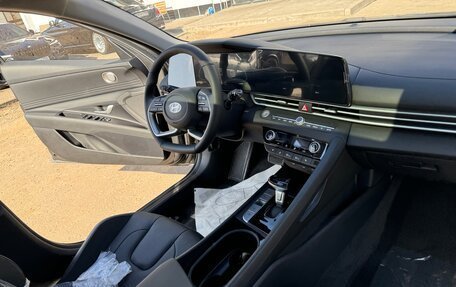 Hyundai Elantra, 2025 год, 1 999 000 рублей, 19 фотография
