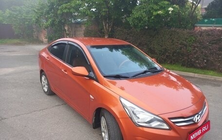 Hyundai Solaris II рестайлинг, 2015 год, 990 000 рублей, 1 фотография