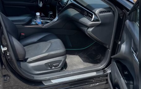 Toyota Camry, 2021 год, 2 350 000 рублей, 8 фотография
