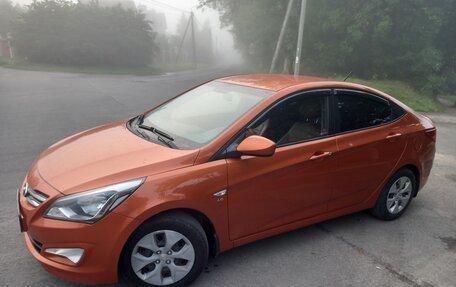 Hyundai Solaris II рестайлинг, 2015 год, 990 000 рублей, 2 фотография