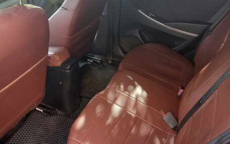 Hyundai Solaris II рестайлинг, 2015 год, 990 000 рублей, 12 фотография