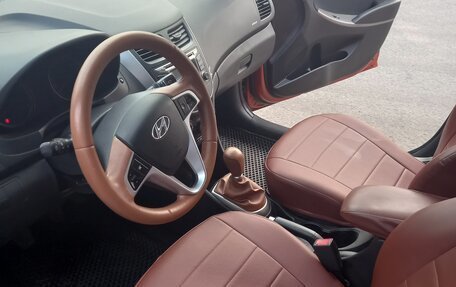 Hyundai Solaris II рестайлинг, 2015 год, 990 000 рублей, 9 фотография