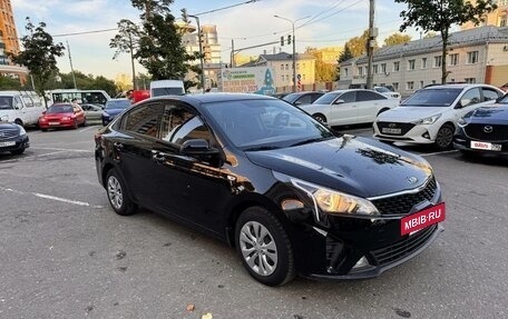 KIA Rio IV, 2020 год, 1 630 000 рублей, 2 фотография