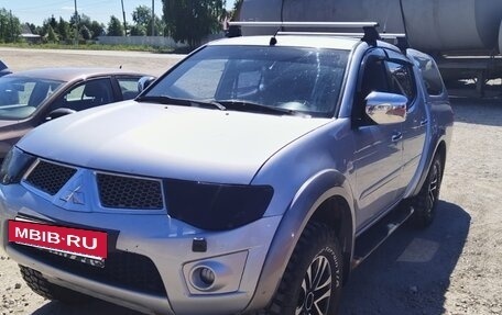 Mitsubishi L200 IV рестайлинг, 2012 год, 1 400 000 рублей, 2 фотография