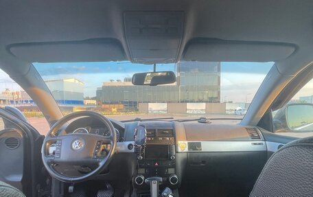 Volkswagen Touareg III, 2008 год, 1 550 000 рублей, 2 фотография