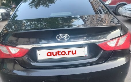 Hyundai Sonata VI, 2011 год, 1 050 000 рублей, 2 фотография