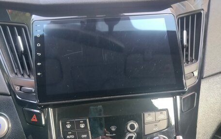 Hyundai Sonata VI, 2011 год, 1 050 000 рублей, 6 фотография