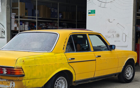 Mercedes-Benz W123, 1982 год, 300 000 рублей, 2 фотография