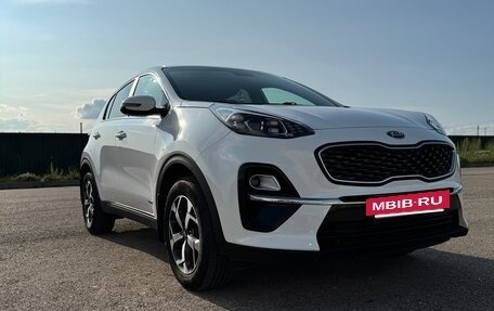 KIA Sportage IV рестайлинг, 2020 год, 2 750 000 рублей, 4 фотография