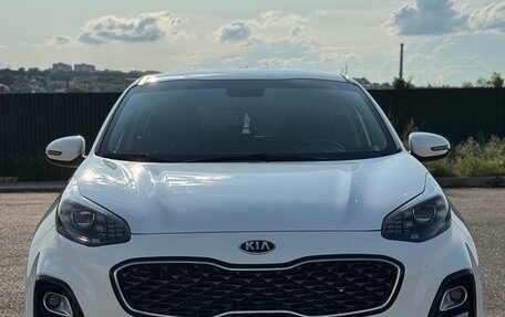 KIA Sportage IV рестайлинг, 2020 год, 2 750 000 рублей, 2 фотография