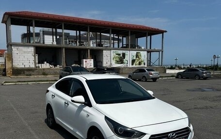 Hyundai Solaris II рестайлинг, 2019 год, 870 000 рублей, 1 фотография