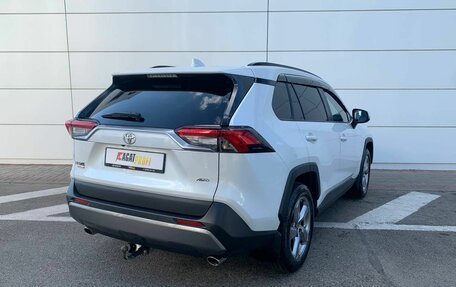Toyota RAV4, 2021 год, 3 209 000 рублей, 10 фотография