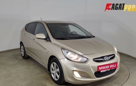 Hyundai Solaris II рестайлинг, 2013 год, 790 000 рублей, 4 фотография