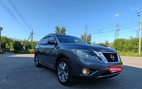 Nissan Pathfinder, 2015 год, 1 900 000 рублей, 3 фотография