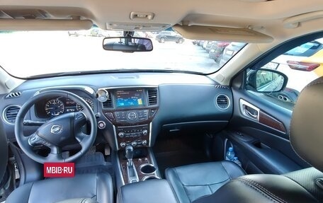 Nissan Pathfinder, 2015 год, 1 900 000 рублей, 11 фотография