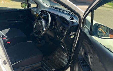 Toyota Vitz, 2019 год, 1 100 000 рублей, 13 фотография