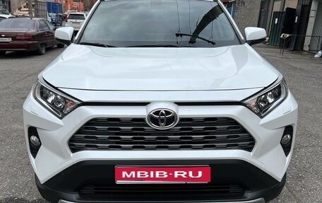 Toyota RAV4, 2021 год, 3 100 000 рублей, 1 фотография