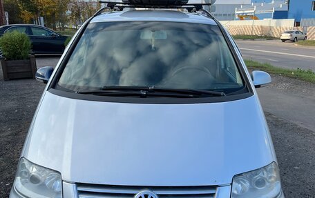 Volkswagen Sharan I рестайлинг, 2004 год, 675 000 рублей, 2 фотография