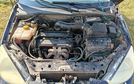 Ford Focus IV, 2000 год, 260 000 рублей, 2 фотография