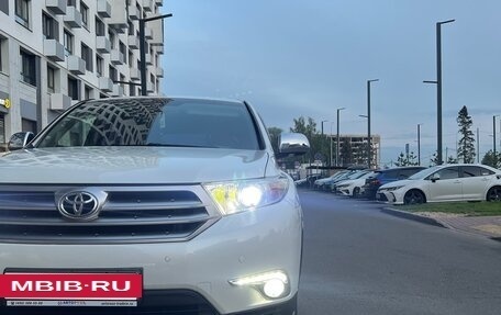 Toyota Highlander III, 2012 год, 2 500 000 рублей, 8 фотография
